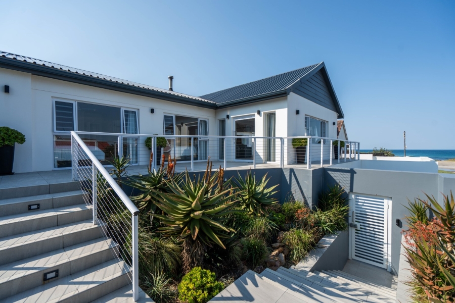 4 Bedroom Property for Sale in West Beach Eastern Cape